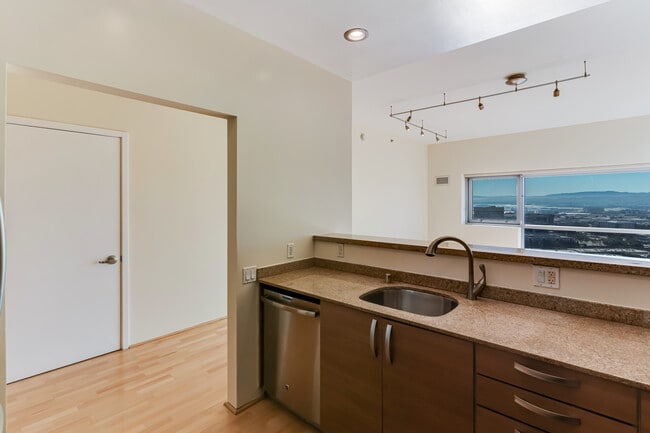 Photo - 1 Mandalay Pl Unit 1701