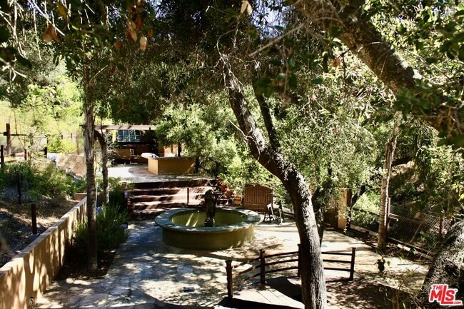 1578 Topanga Skyline Dr