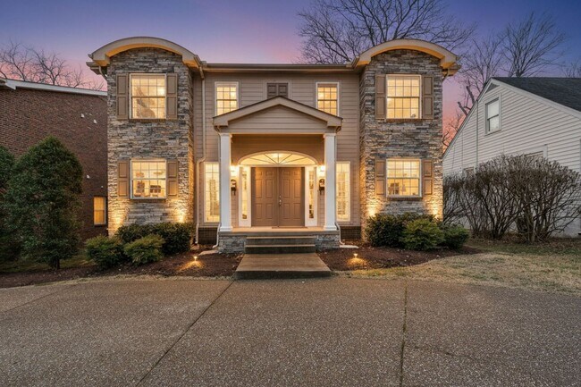 Photo - Awesome 2BE/2.5BA duplex Incredible location near Vanderbilt University!