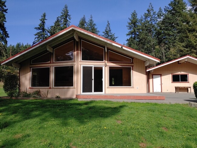 Building Photo - 925 E Classic Rd Unit #A - House