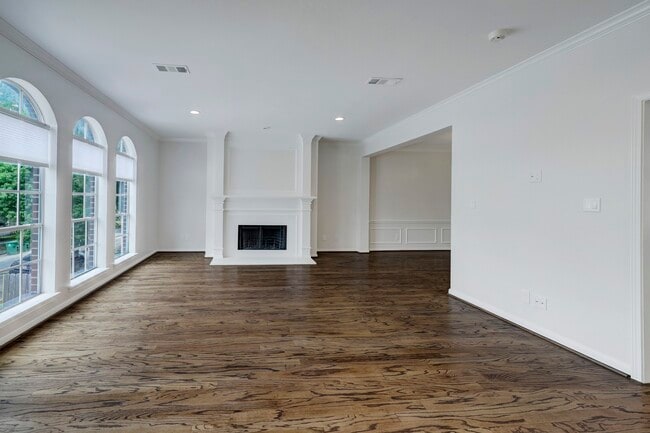 Photo - 3715 Graustark St House