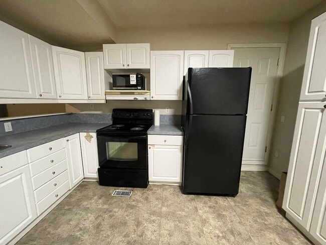 Photo - 4324 Bowness Rd