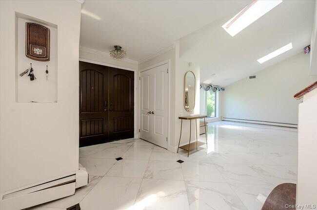 Photo - 70 Longfellow Rd