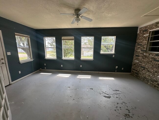 Photo - 206 Elizabeth St