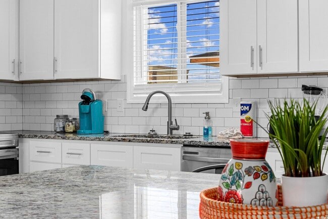 Photo - 409 17th Ave N