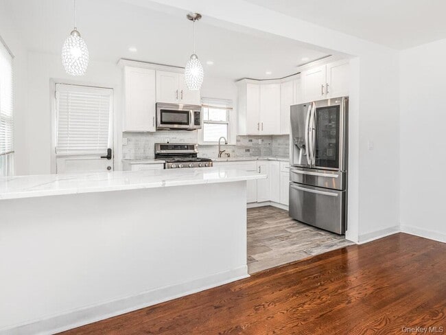 Photo - 2096 Central Park Ave