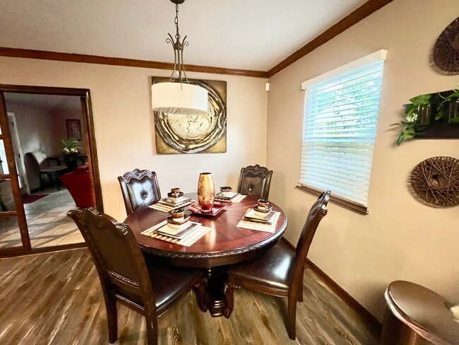 Photo - 6500 Lakewood Dr