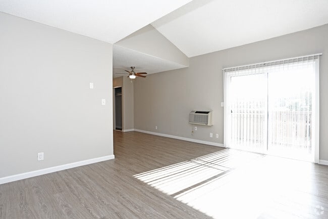 1BR,1BA- Diablo Upstairs Renovated