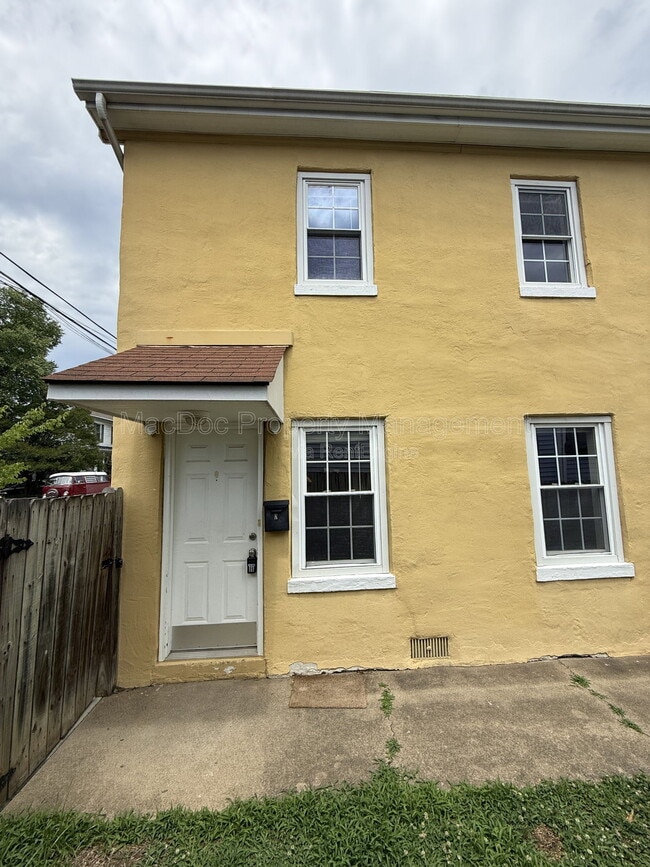 Building Photo - 1115 Winchester St Unit A K5