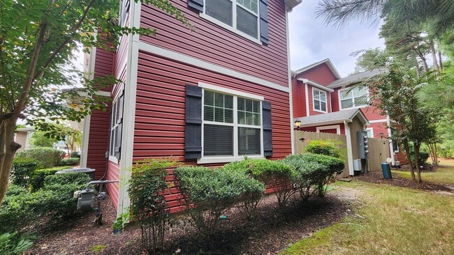 Photo - 2462 Leytonstone Dr