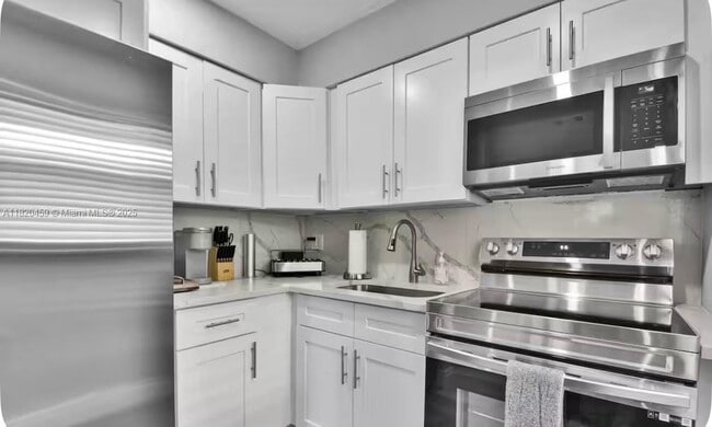 Photo - 708 SW 16th Ave Unit 4