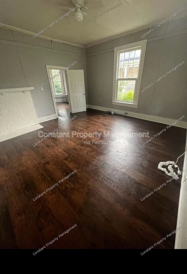 Photo - 616 W Poplar St Unit 1