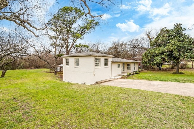 Photo - Fully Remodeled 3 Bed, 2 Bath Home in River Oaks w/ Basement- 76114
