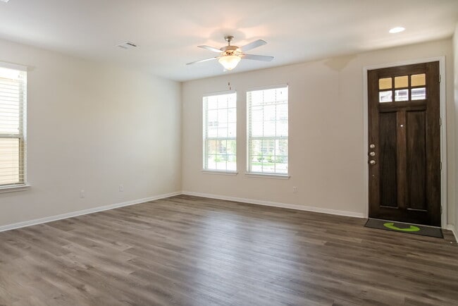 Photo - 200 Diamond Point Dr