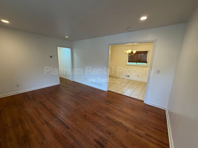 Photo - 3721 Brookcrest Cir