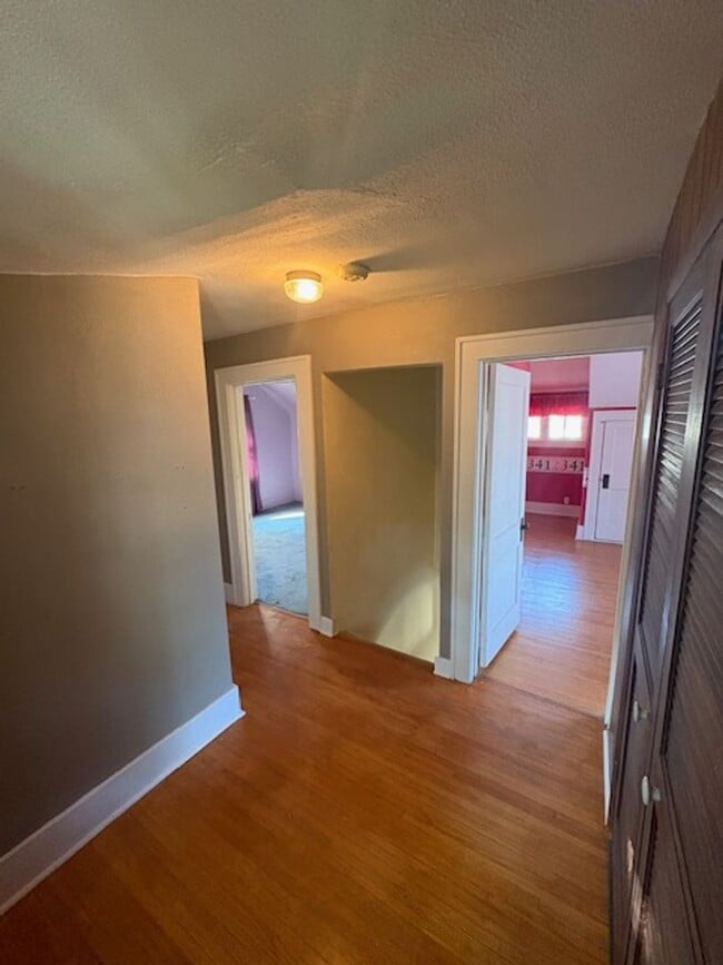 Photo - Single Family Home - 3 bedrooms / 2 bathrooms