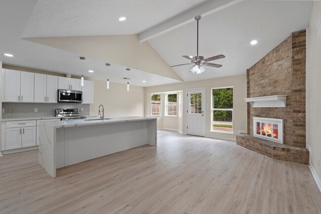 Photo - 335 Haymarket Ln