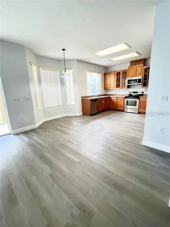 Photo - 12946 Grovehurst Ave