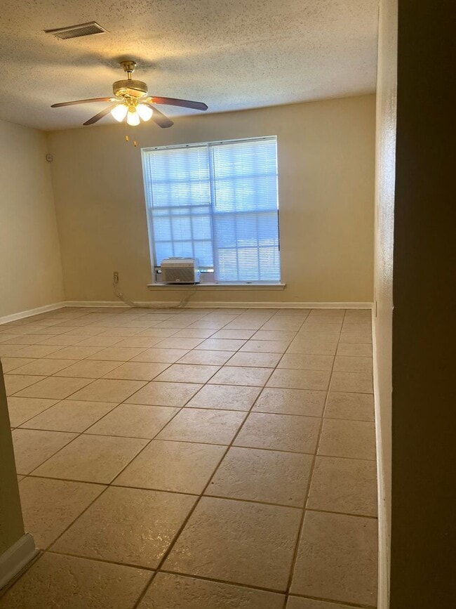 Photo - Gervais St Unidad 8520