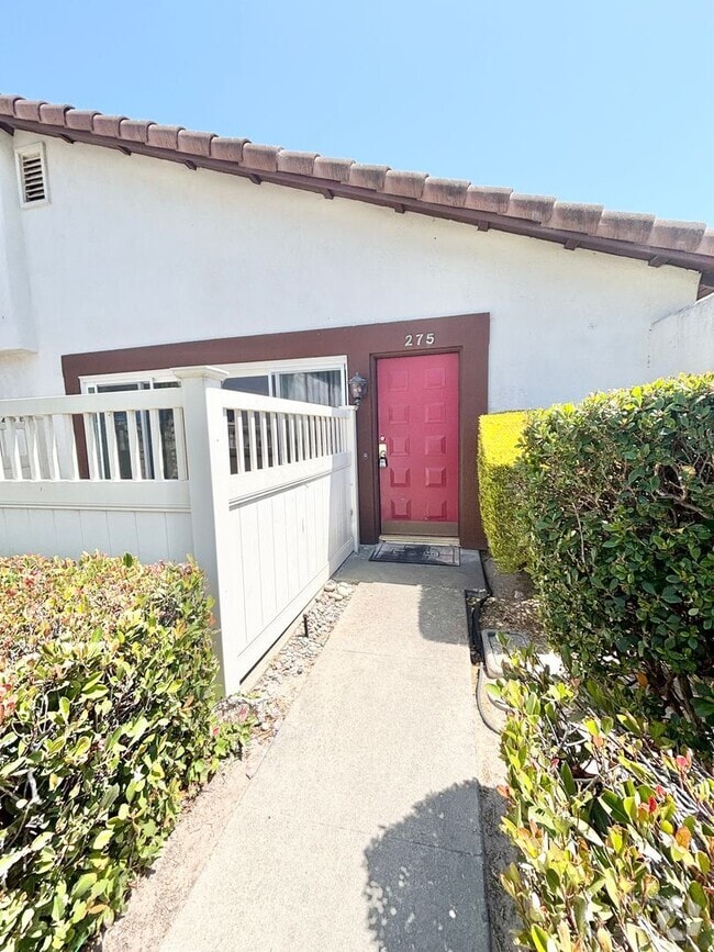 Building Photo - Beautiful Condo in the Village!