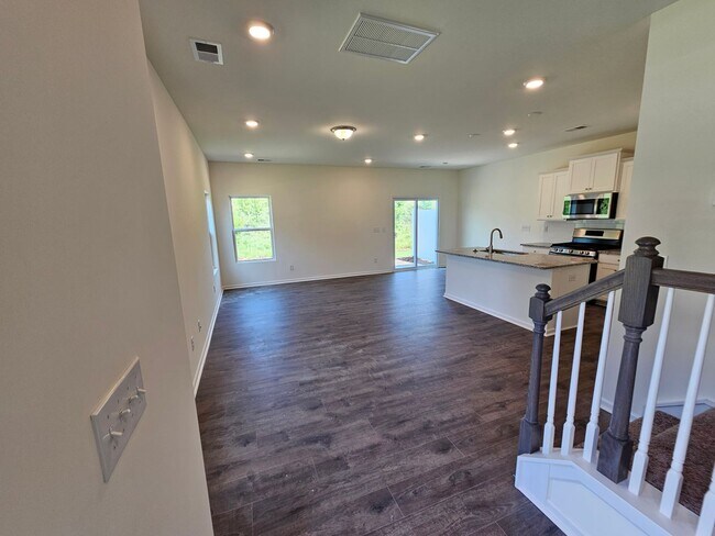 Photo - Like New End-Unit townhome in Monroe