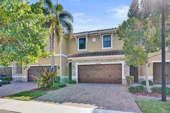 Photo - Gorgeous Townhome in Parkland