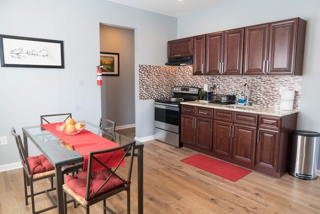 kitchen - 92 Schuyler Ave Unit 3