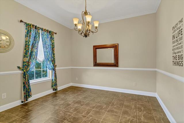 Photo - 3300 Fountain Way