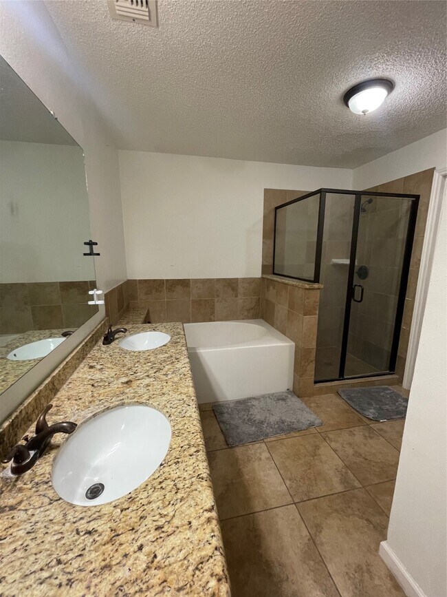 Photo - 11014 Landsbury Cir