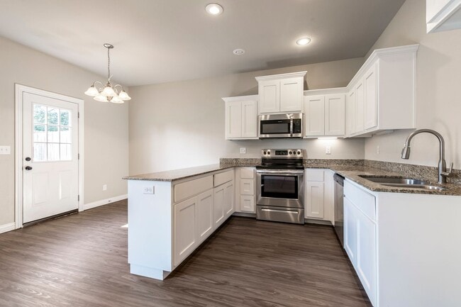 Photo - spacious townhome in a cul de sac!