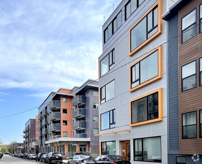 Building Photo - 71 Border St Unit 5 Rental