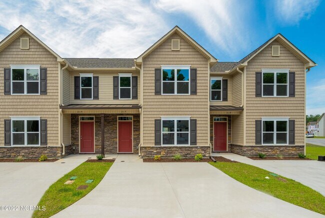 Building Photo - Townhome In BOYINGTON PLACE!