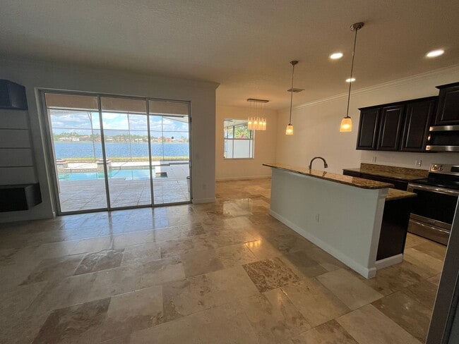 14724 Crosston Bay Ct