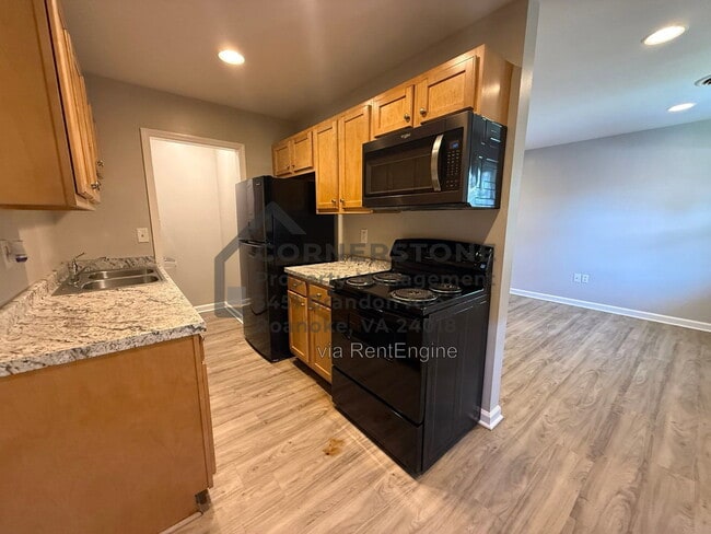 2232 Plantation Rd NE