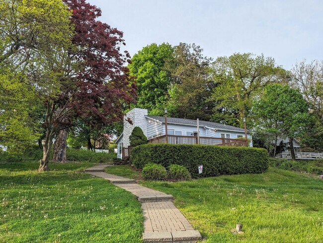 Photo - 5 Candlewood Acres Rd House