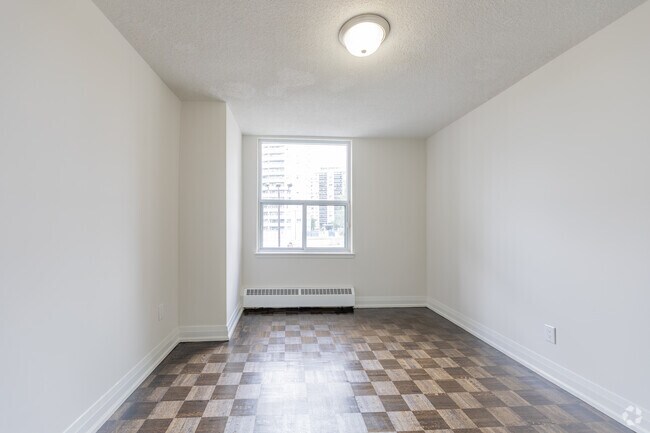 1BR, 1BA - 740SF - Bedroom - Royal Hill