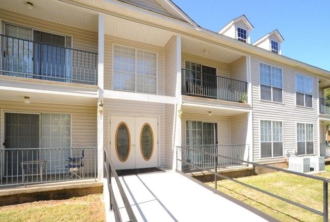 Williamsburg Apartments