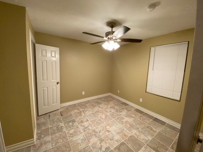 Photo - 513 Paddle Dr