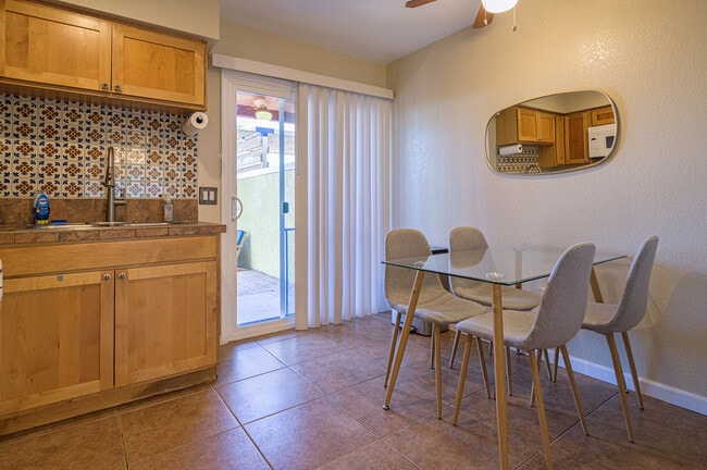 Photo - 1125 E Hedrick Dr Unit 1123