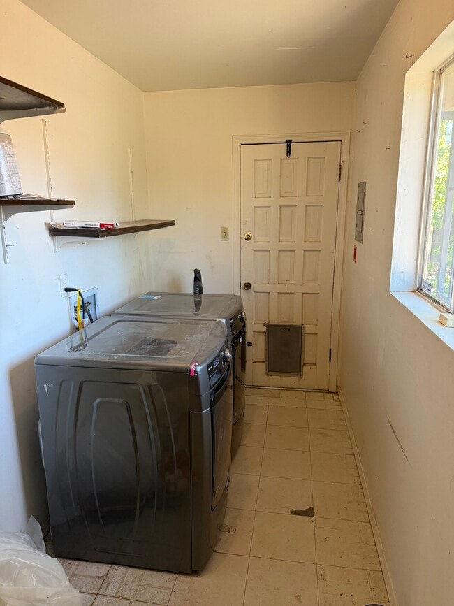 Photo - 1603 Ben San Ave