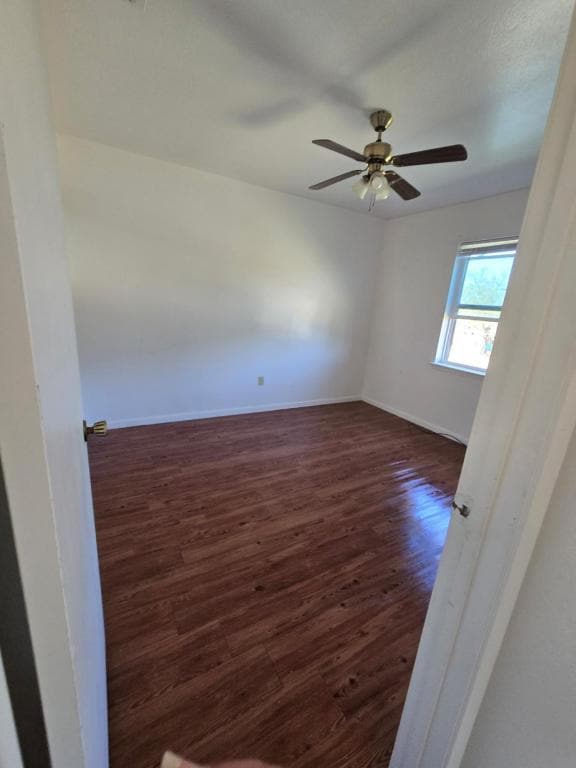 Photo - 1605 Saunders St