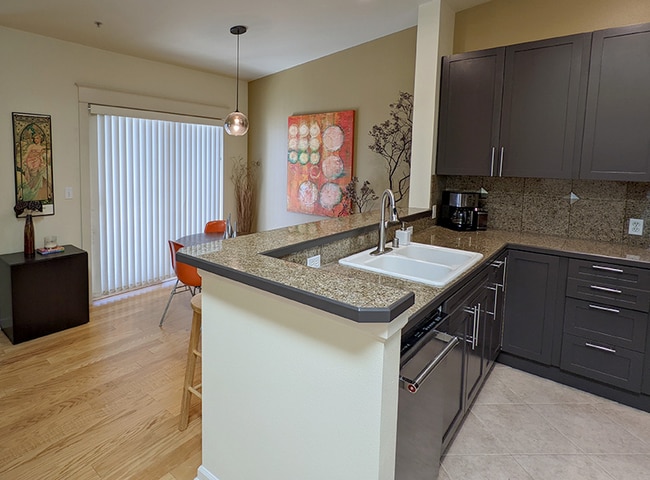 Photo - 326 Queen Anne Ave N Unidad 604