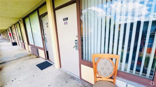 Building Photo - 7900 S Orange Blossom Trail Rental