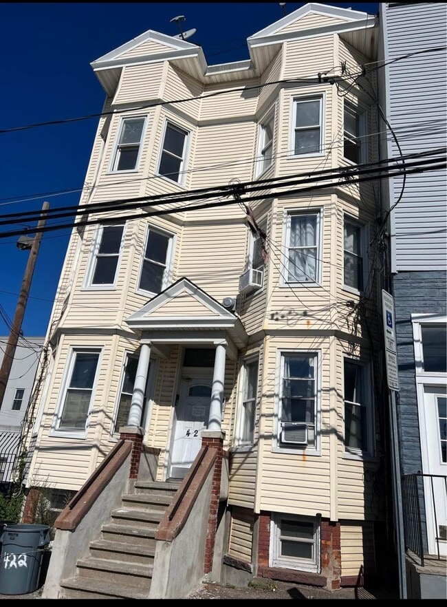 Building Photo - 422 St Pauls Ave Unit 5 Rental