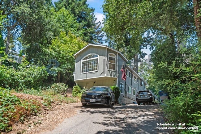 Building Photo - 17985 Helen Way Rental