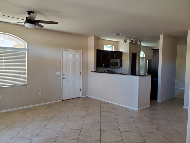 Great room - 17150 N 23rd St