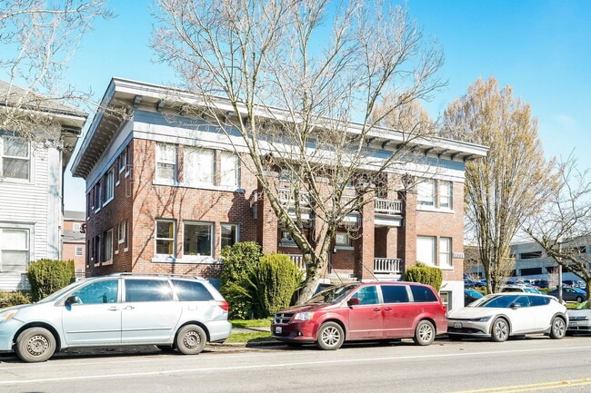 Building Photo - 1301-1311-1311 6th Ave Unit 11