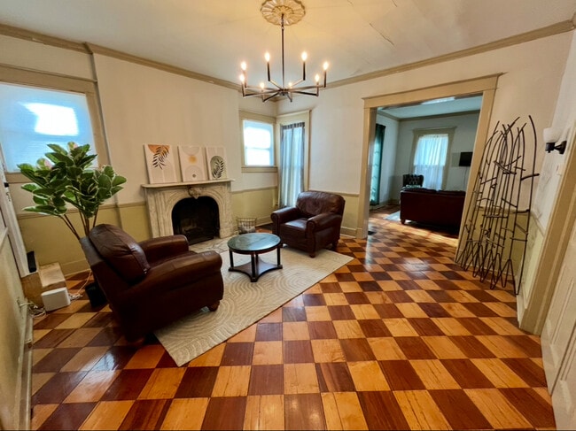 Photo - 124 E 32nd St