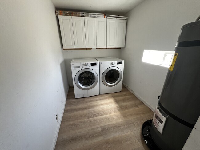 Photo - 311 E Lauff Ave