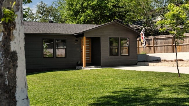 Photo - 337 W Merriweather St